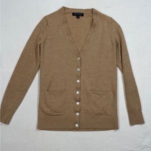Banana Republic pocket Cardigan 100% Marino wool SzXS tan